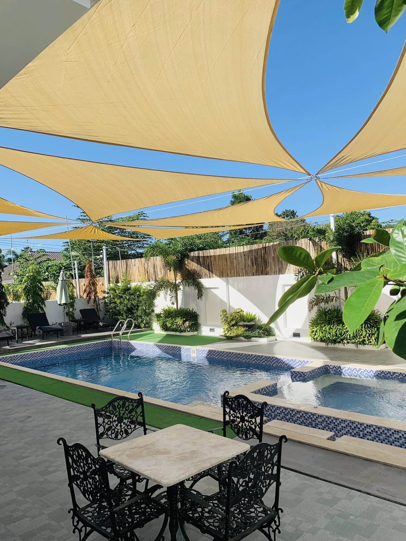 471382653 122188075730160186 2125568680111183548 N